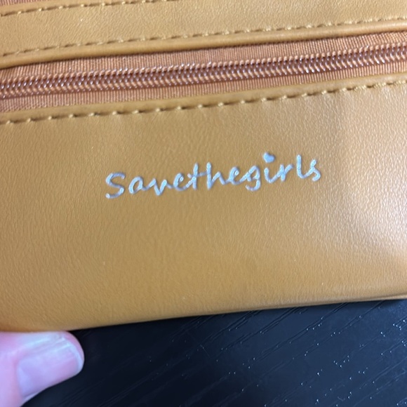 Save the girls mustard yellow key change and card purse - Picture 2 of 8